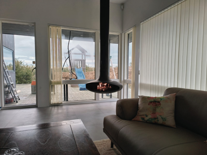 camini interni in acciaio con vernice nera su misura appesi decorativi 16